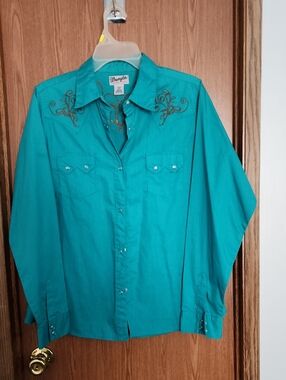 Ladies Wrangler Teal Western Embroidered Snap Shirt